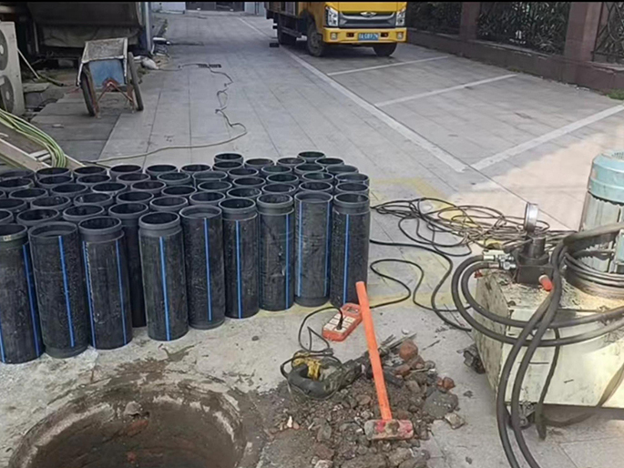 仁布PE置换管厂家 DN315置换管 非开挖管短管置换